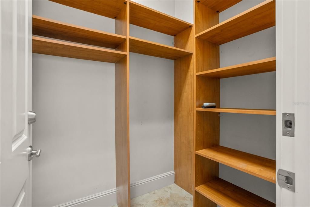 For Rent: $6,300 (3 beds, 3 baths, 2434 Square Feet)