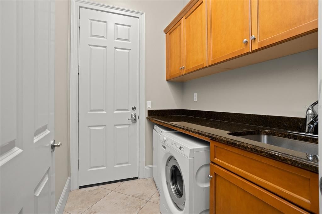 For Rent: $6,300 (3 beds, 3 baths, 2434 Square Feet)