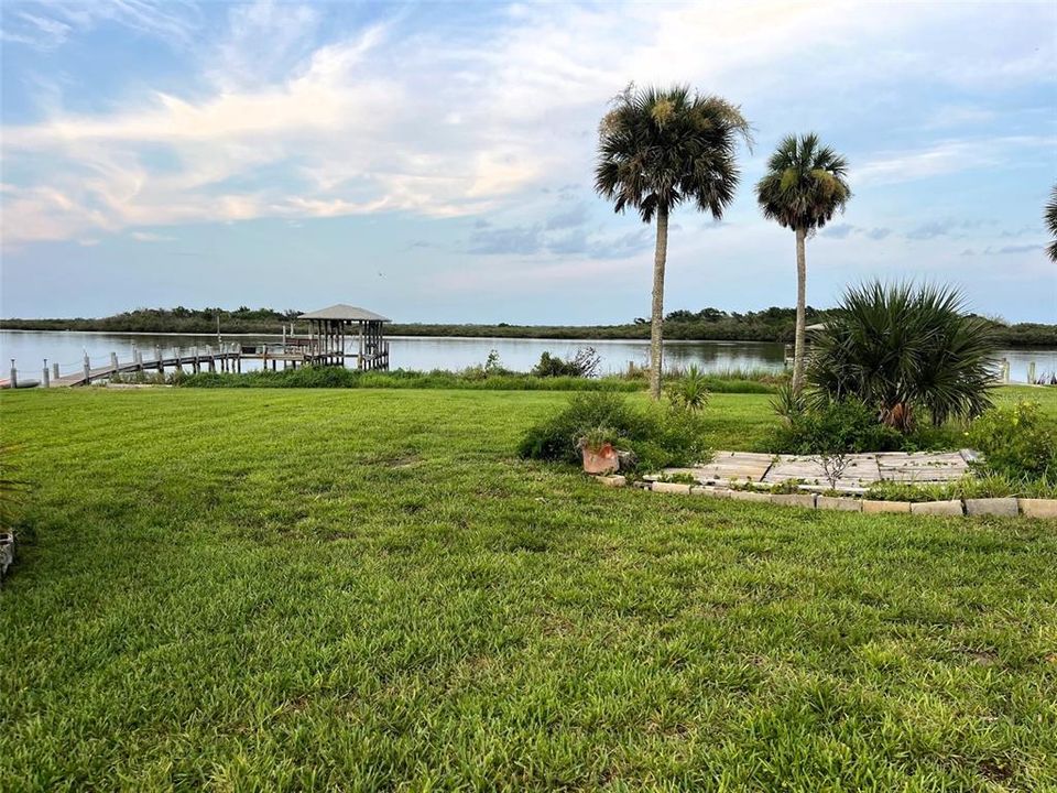 For Sale: $475,000 (2 beds, 1 baths, 1176 Square Feet)
