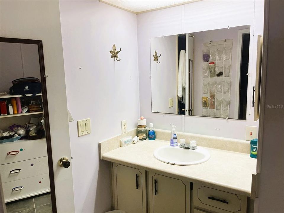 For Sale: $475,000 (2 beds, 1 baths, 1176 Square Feet)