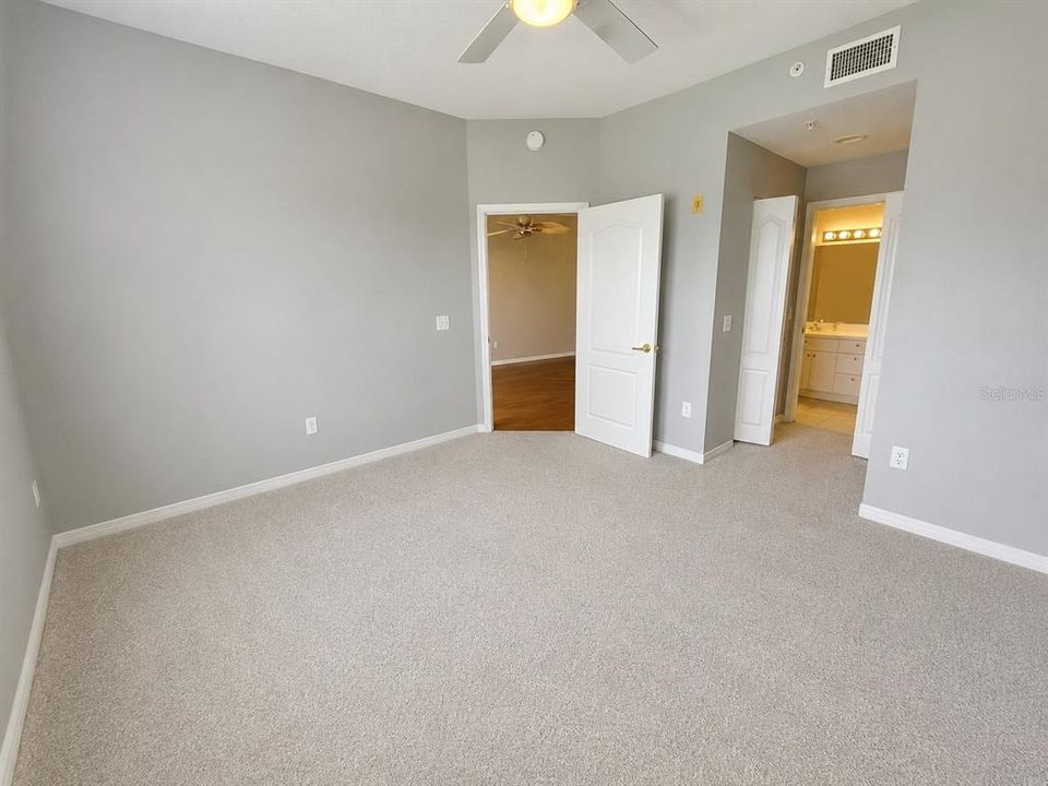 В аренду: $2,500 (2 спален, 2 ванн, 1433 Квадратных фут)