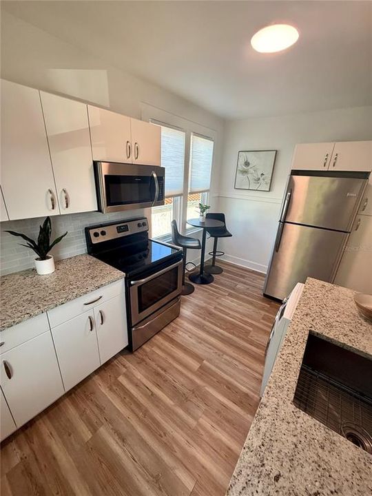 Active With Contract: $1,750 (1 beds, 1 baths, 532 Square Feet)