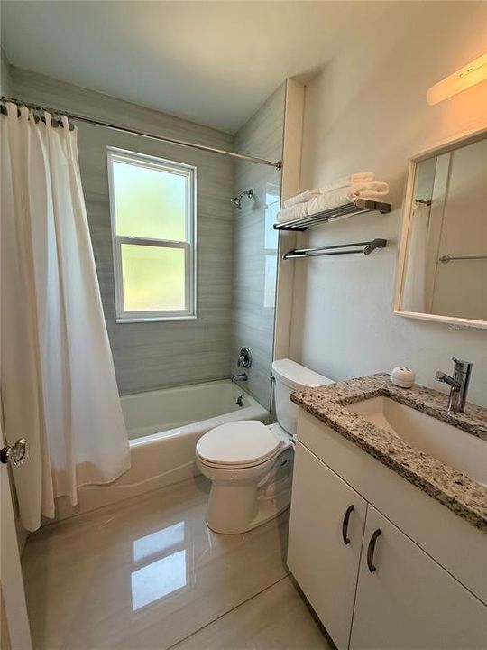 Active With Contract: $1,750 (1 beds, 1 baths, 532 Square Feet)