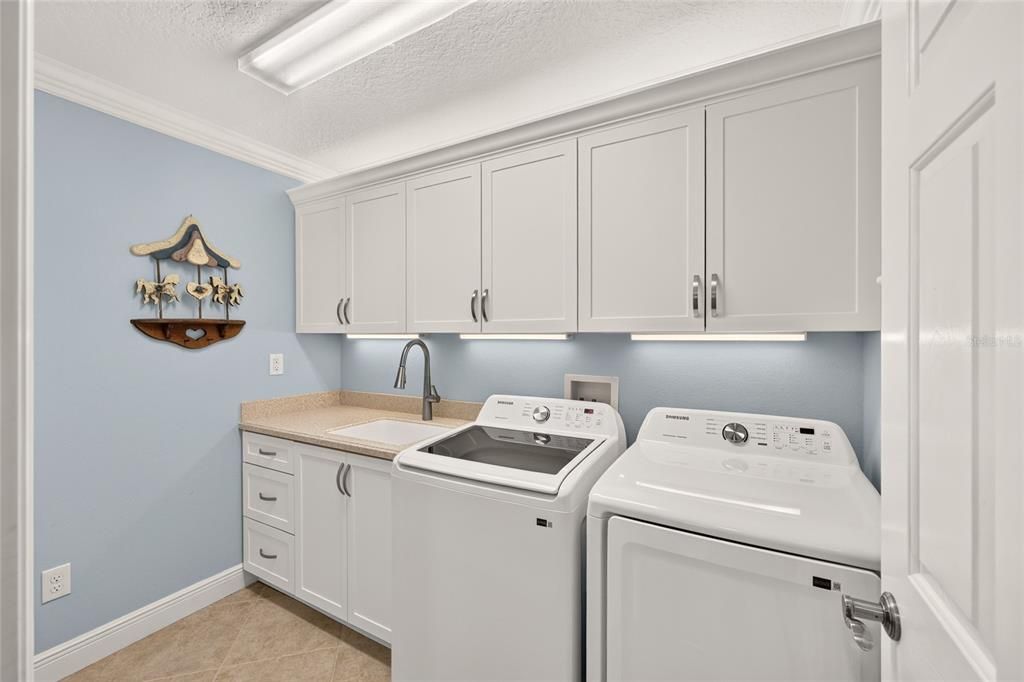 Active With Contract: $449,000 (3 beds, 2 baths, 1576 Square Feet)