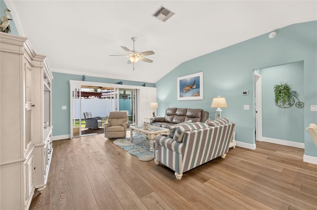 Active With Contract: $449,000 (3 beds, 2 baths, 1576 Square Feet)