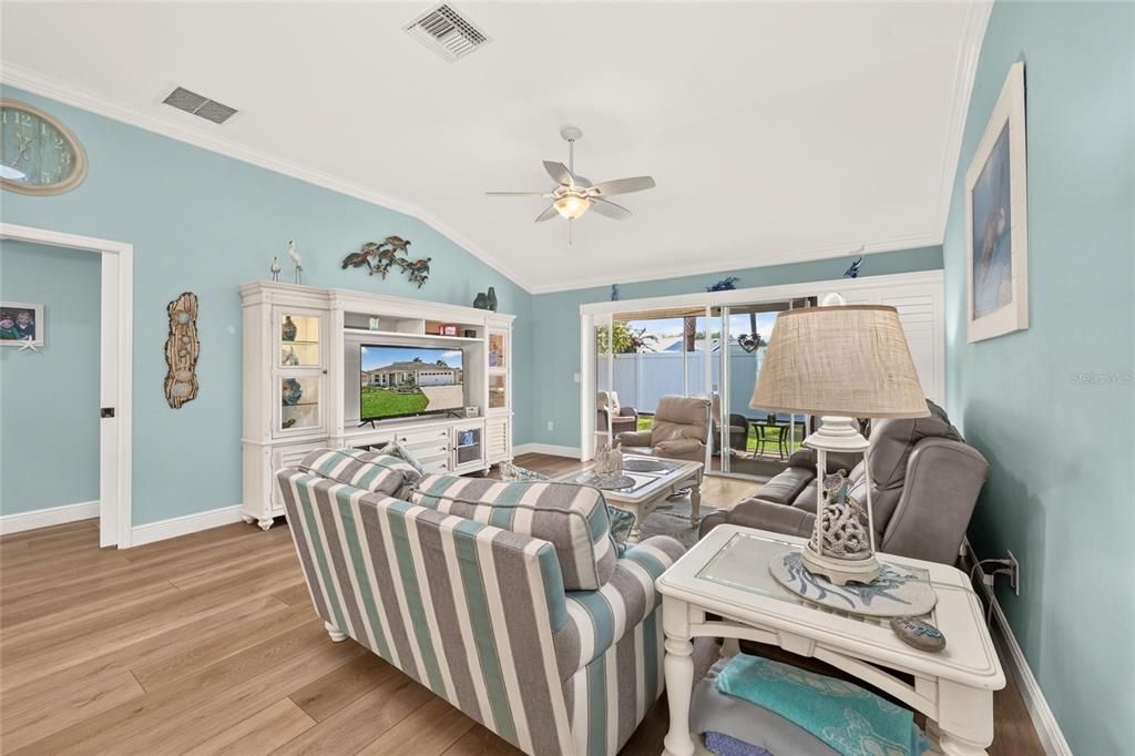 Active With Contract: $449,000 (3 beds, 2 baths, 1576 Square Feet)