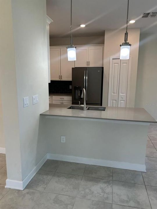 For Rent: $2,600 (4 beds, 3 baths, 1861 Square Feet)