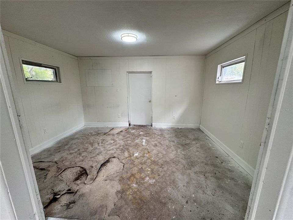 Active With Contract: $274,900 (3 beds, 1 baths, 1457 Square Feet)