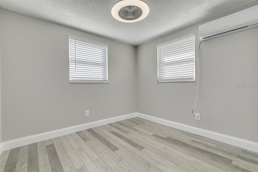 For Rent: $1,700 (2 beds, 1 baths, 650 Square Feet)
