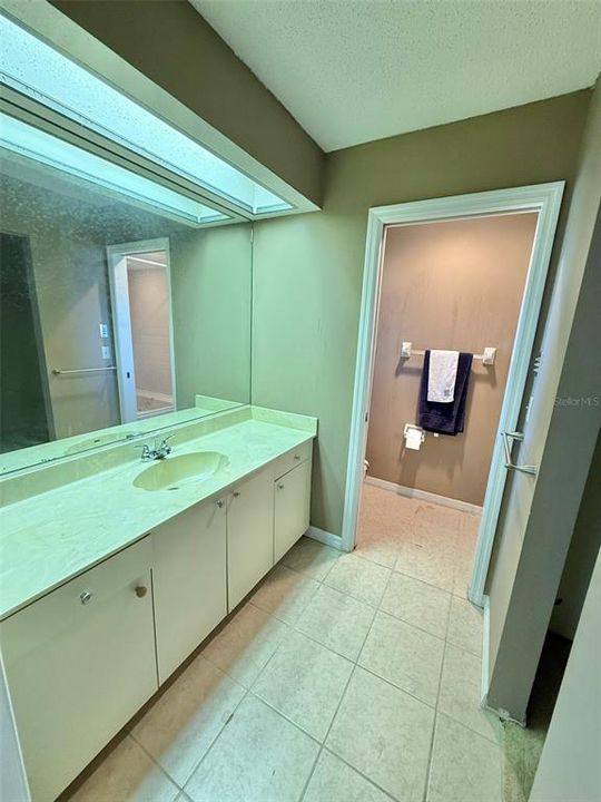 For Sale: $199,900 (2 beds, 2 baths, 1481 Square Feet)