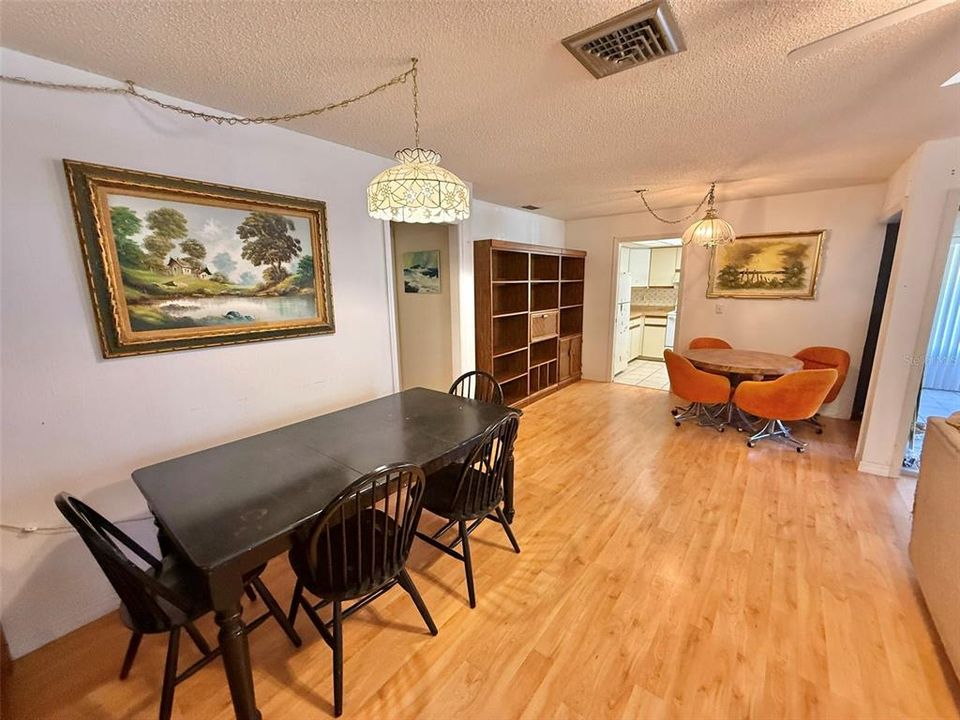 For Sale: $199,900 (2 beds, 2 baths, 1481 Square Feet)