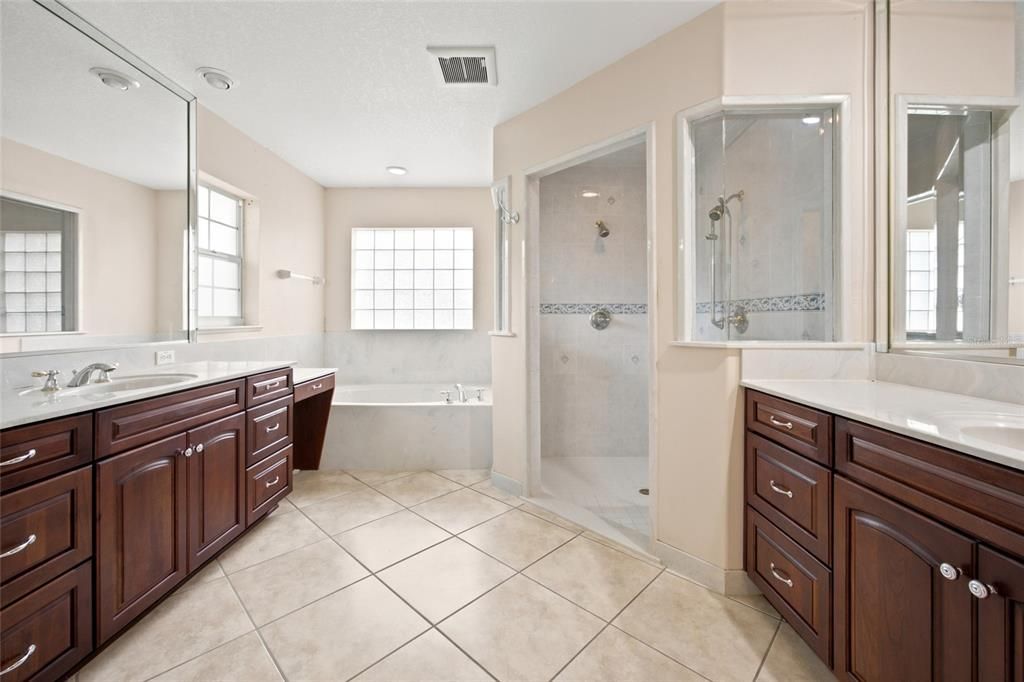 For Sale: $776,000 (3 beds, 3 baths, 2805 Square Feet)
