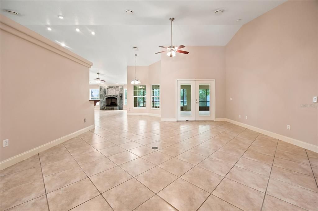For Sale: $776,000 (3 beds, 3 baths, 2805 Square Feet)