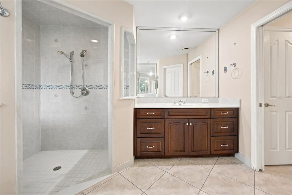 For Sale: $776,000 (3 beds, 3 baths, 2805 Square Feet)