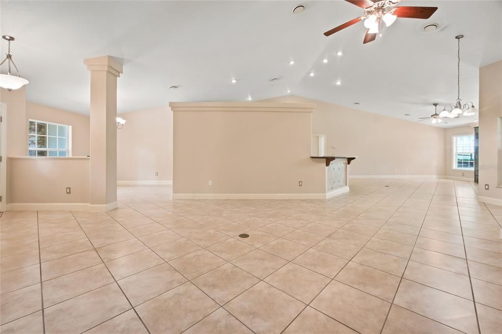 For Sale: $776,000 (3 beds, 3 baths, 2805 Square Feet)