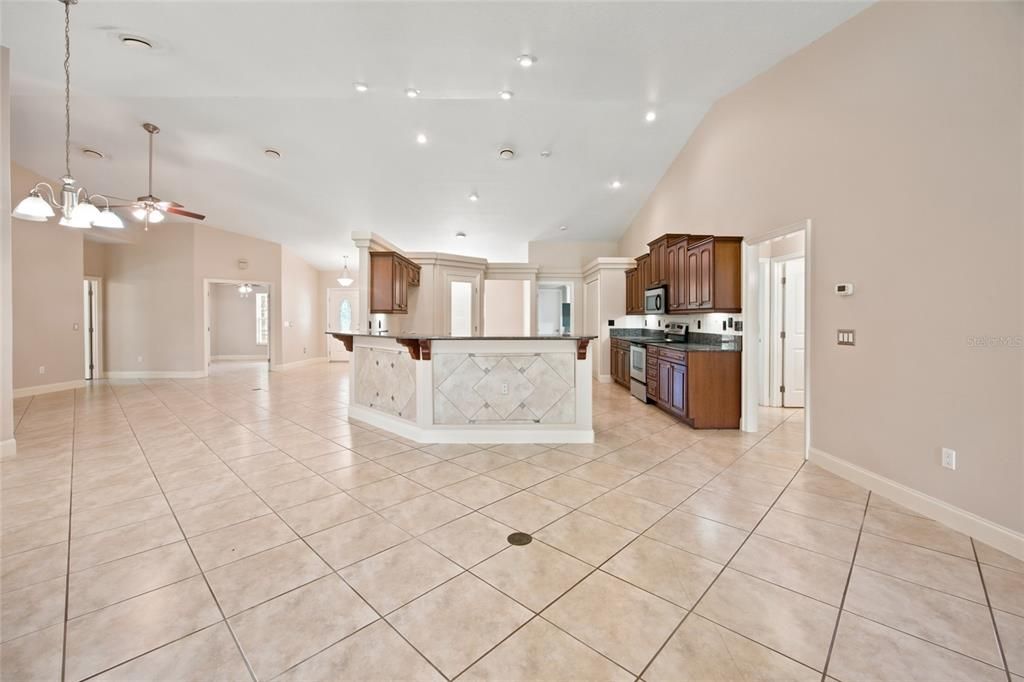 For Sale: $776,000 (3 beds, 3 baths, 2805 Square Feet)