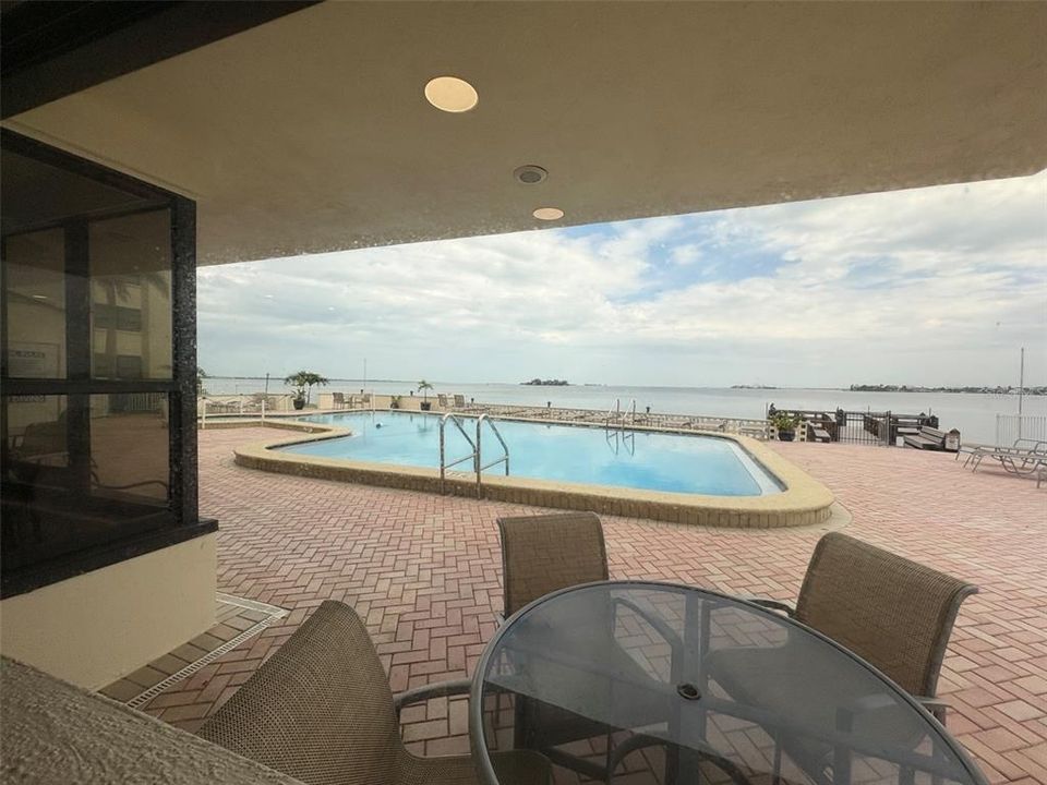 For Rent: $3,200 (2 beds, 2 baths, 1180 Square Feet)