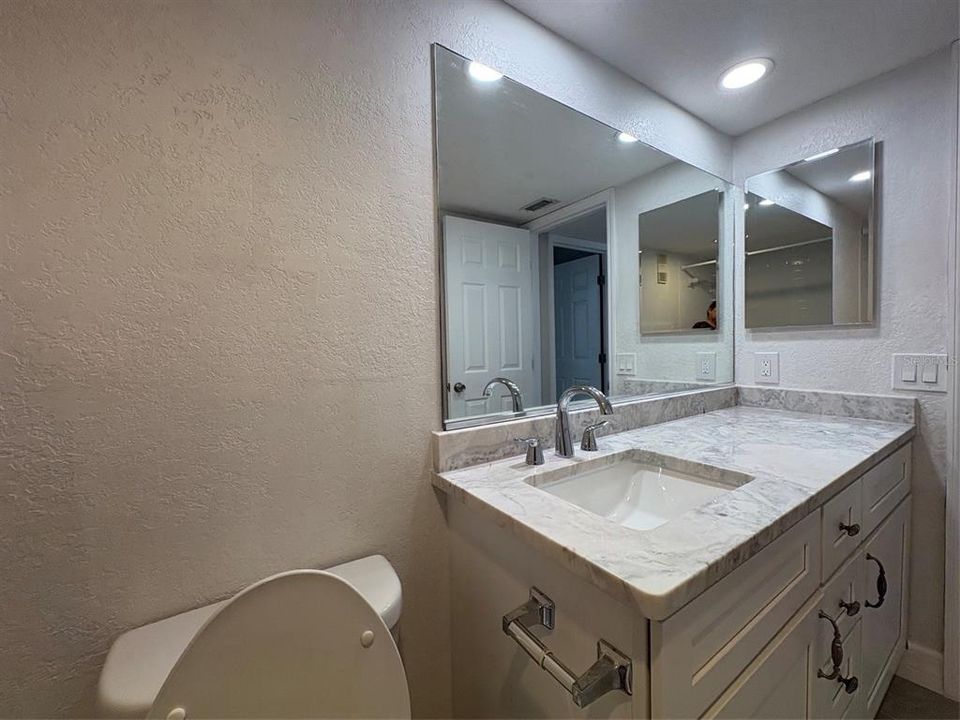 For Rent: $3,200 (2 beds, 2 baths, 1180 Square Feet)