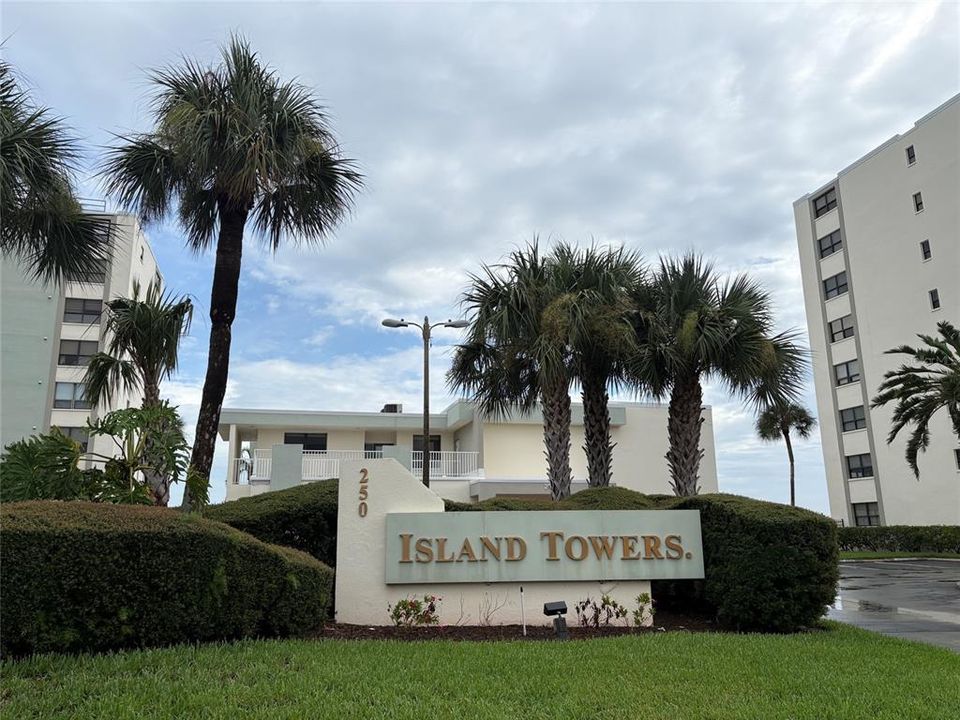 For Rent: $3,200 (2 beds, 2 baths, 1180 Square Feet)