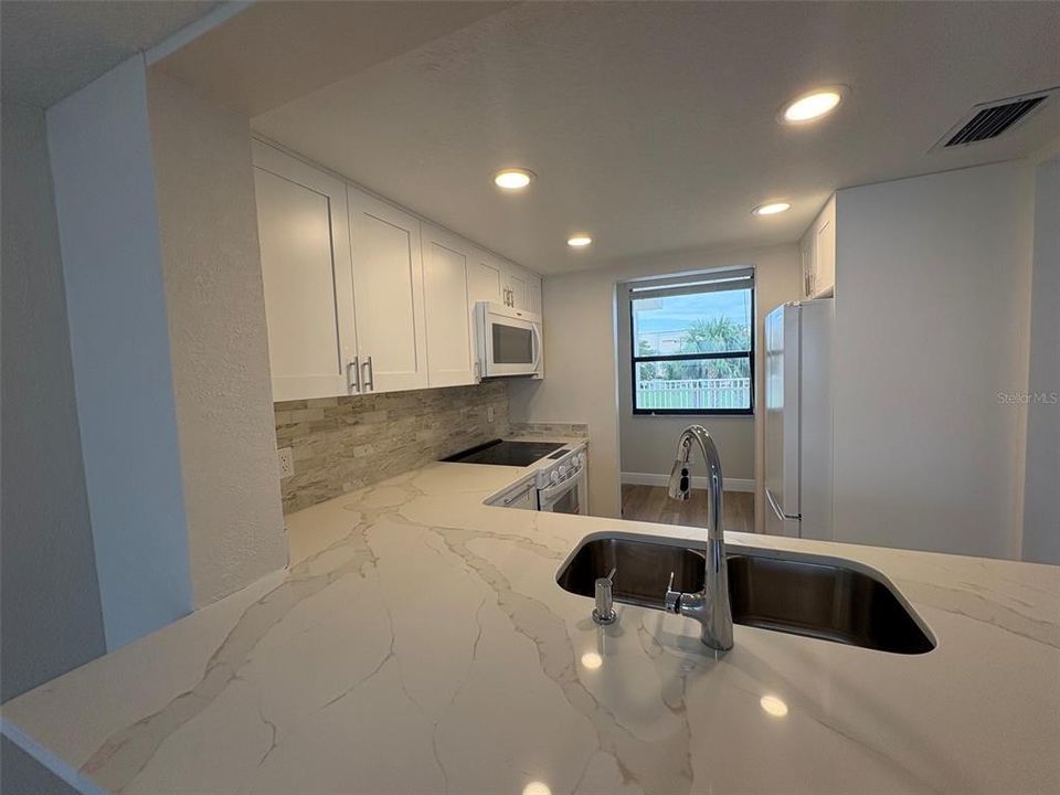 For Rent: $3,200 (2 beds, 2 baths, 1180 Square Feet)