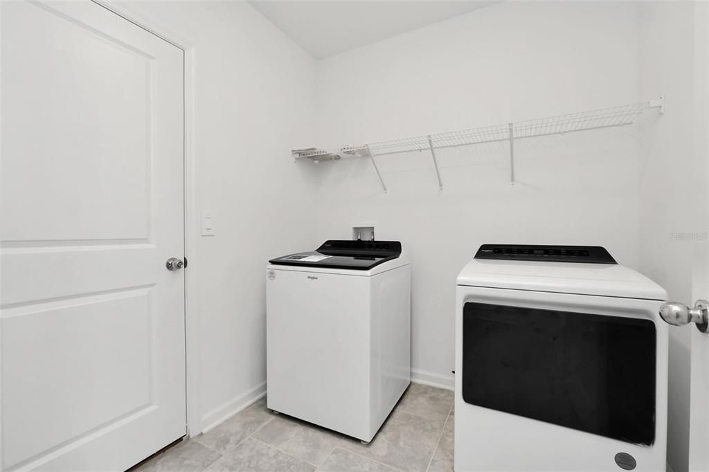 For Rent: $2,000 (4 beds, 2 baths, 1936 Square Feet)