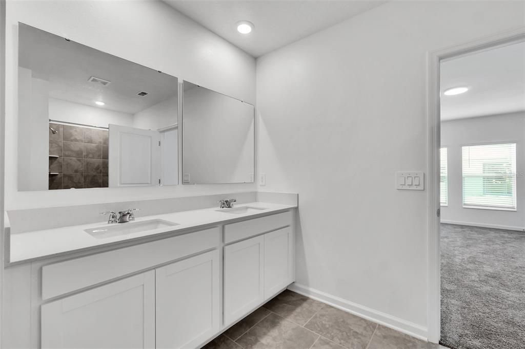For Rent: $2,000 (4 beds, 2 baths, 1936 Square Feet)