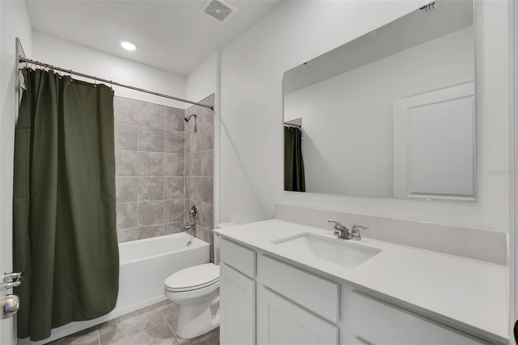 For Rent: $2,000 (4 beds, 2 baths, 1936 Square Feet)