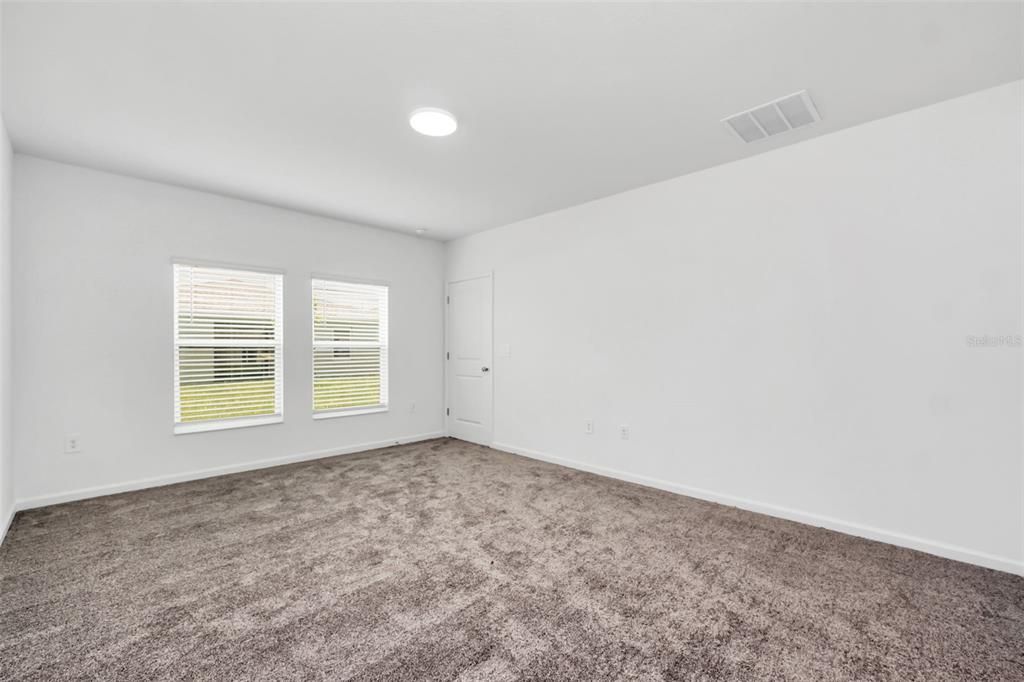 For Rent: $2,000 (4 beds, 2 baths, 1936 Square Feet)
