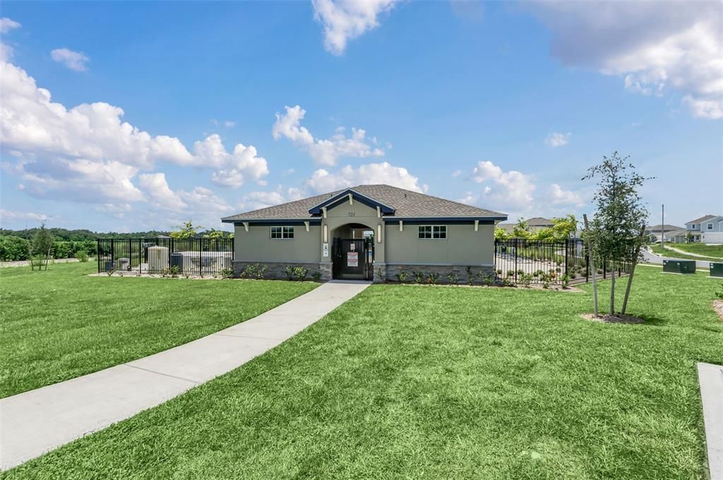 For Rent: $2,000 (4 beds, 2 baths, 1936 Square Feet)