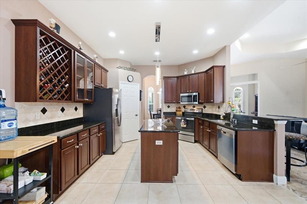 For Sale: $450,000 (4 beds, 3 baths, 2769 Square Feet)
