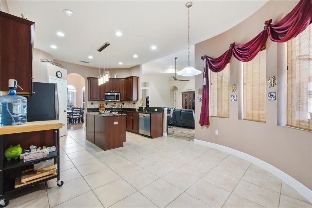 For Sale: $450,000 (4 beds, 3 baths, 2769 Square Feet)