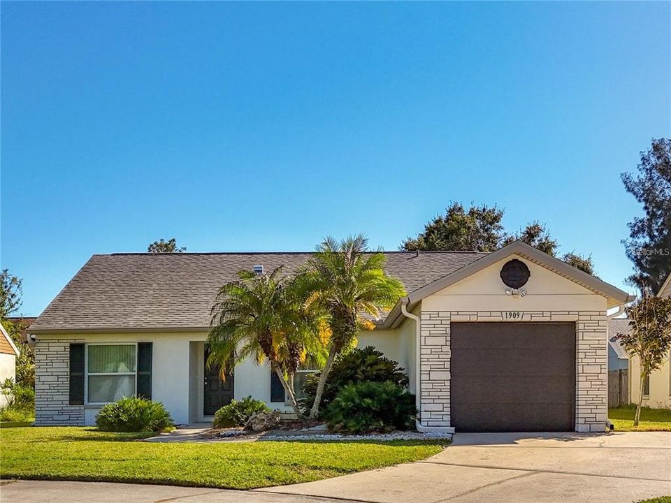 For Sale: $365,000 (3 beds, 2 baths, 1410 Square Feet)