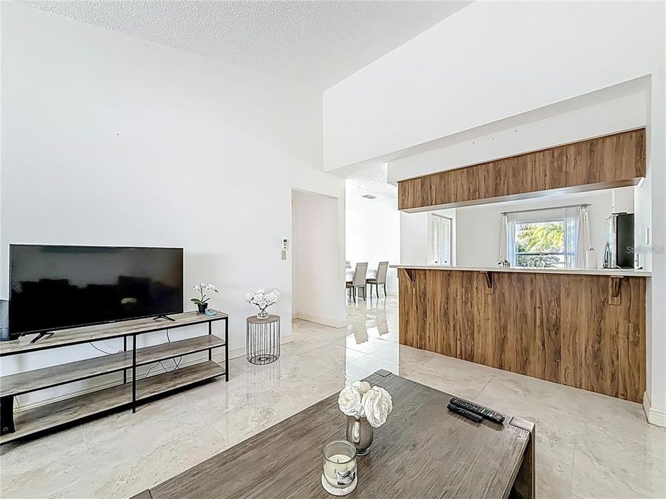 For Sale: $365,000 (3 beds, 2 baths, 1410 Square Feet)