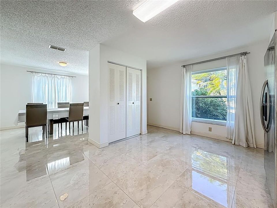 For Sale: $365,000 (3 beds, 2 baths, 1410 Square Feet)