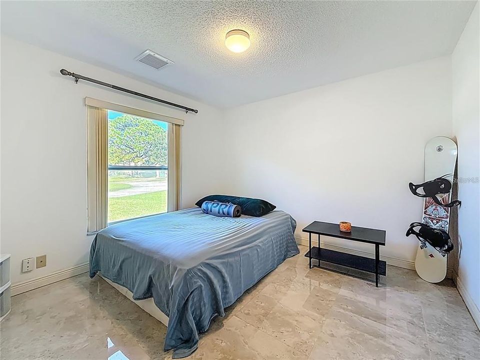 For Sale: $365,000 (3 beds, 2 baths, 1410 Square Feet)