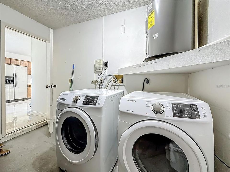 For Sale: $365,000 (3 beds, 2 baths, 1410 Square Feet)