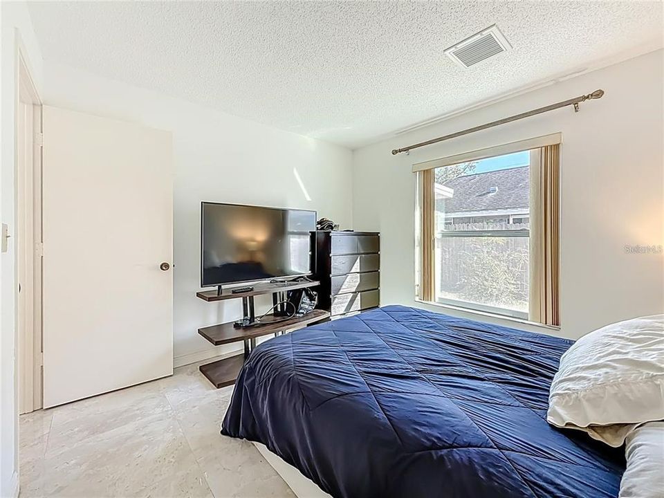 For Sale: $365,000 (3 beds, 2 baths, 1410 Square Feet)