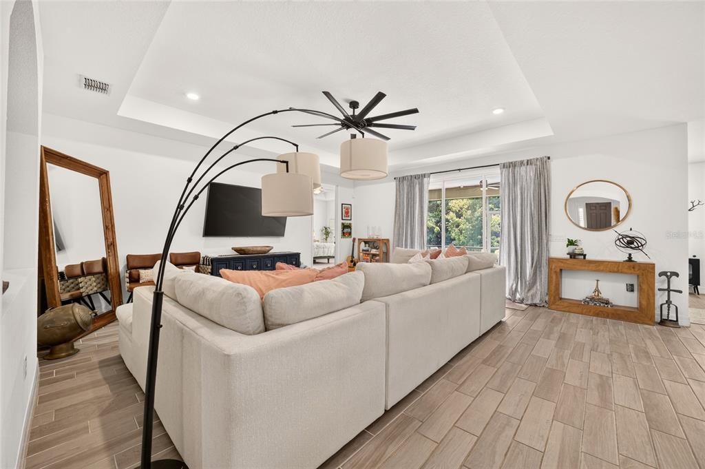 For Sale: $499,000 (4 beds, 2 baths, 2292 Square Feet)