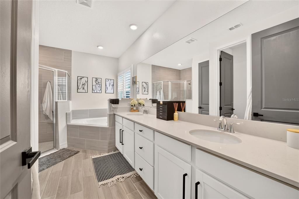 For Sale: $499,000 (4 beds, 2 baths, 2292 Square Feet)