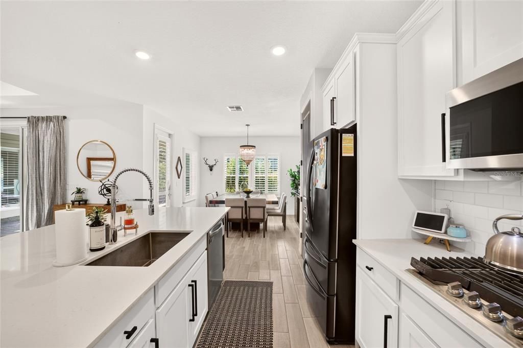 For Sale: $499,000 (4 beds, 2 baths, 2292 Square Feet)