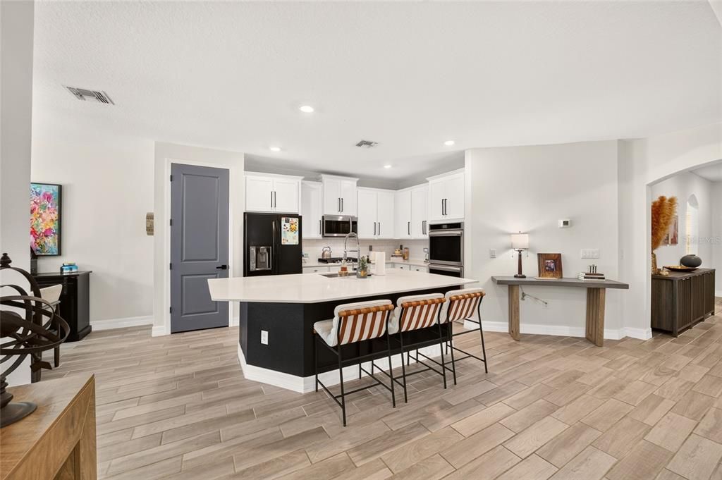 For Sale: $499,000 (4 beds, 2 baths, 2292 Square Feet)