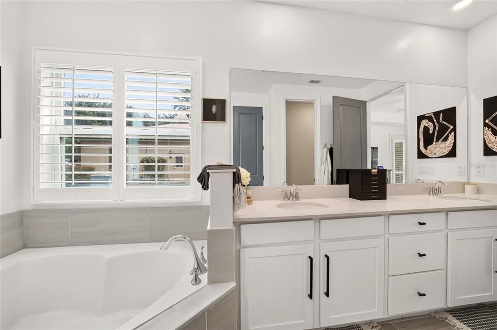 For Sale: $499,000 (4 beds, 2 baths, 2292 Square Feet)