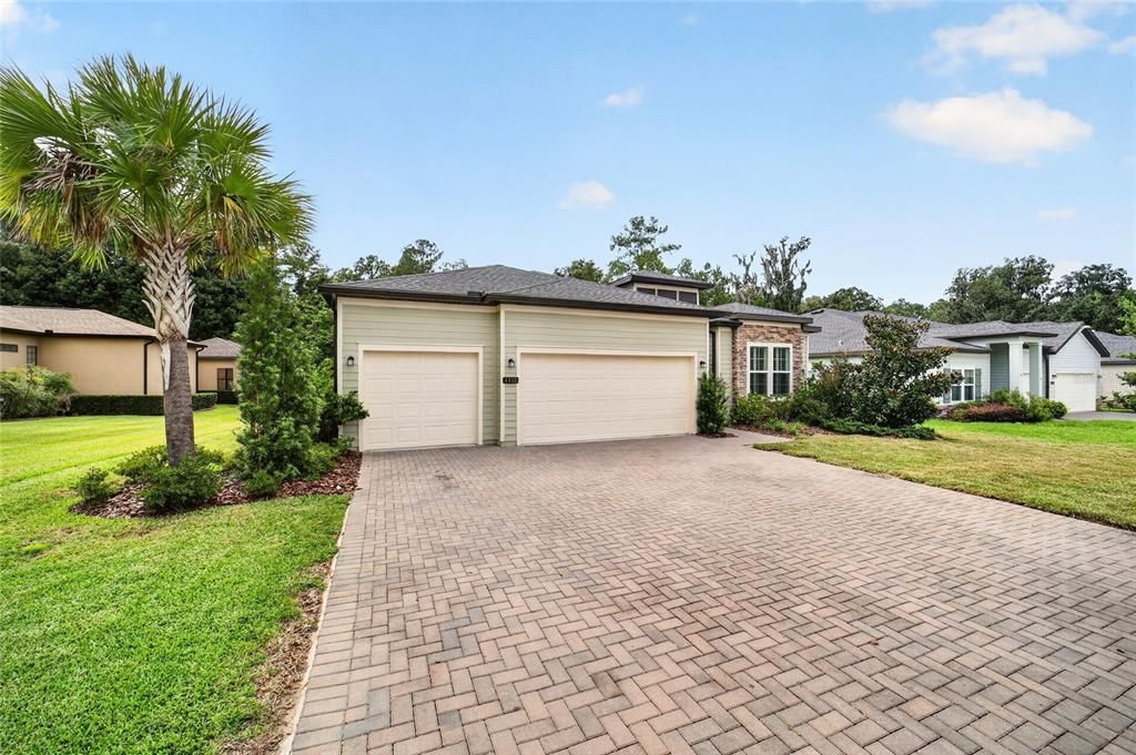 For Sale: $499,000 (4 beds, 2 baths, 2292 Square Feet)