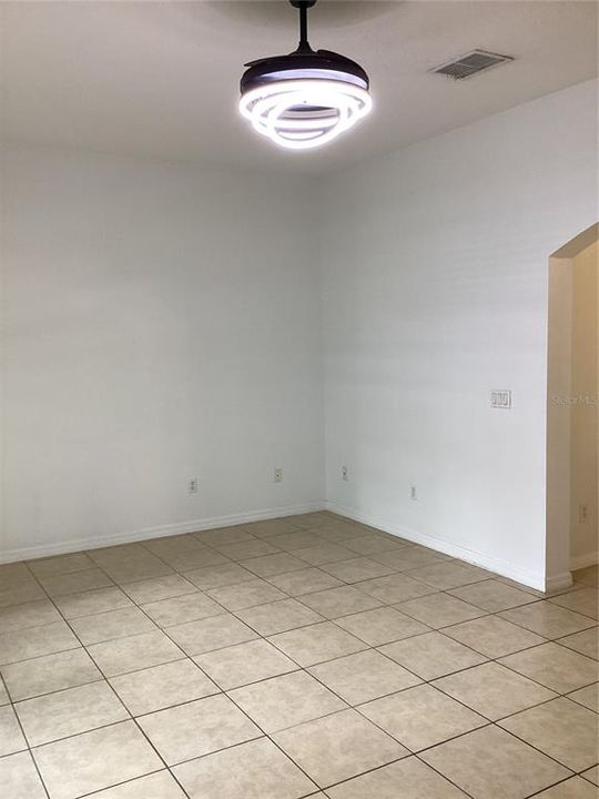 For Rent: $2,400 (3 beds, 2 baths, 1450 Square Feet)