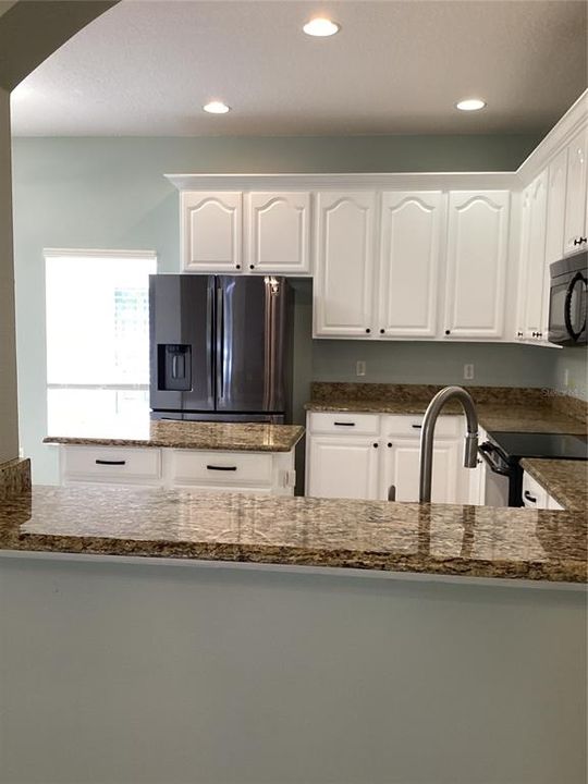 For Rent: $2,400 (3 beds, 2 baths, 1450 Square Feet)