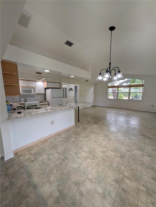 For Rent: $2,400 (3 beds, 2 baths, 1274 Square Feet)