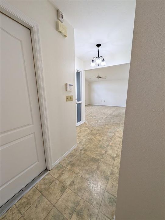 For Rent: $2,400 (3 beds, 2 baths, 1274 Square Feet)