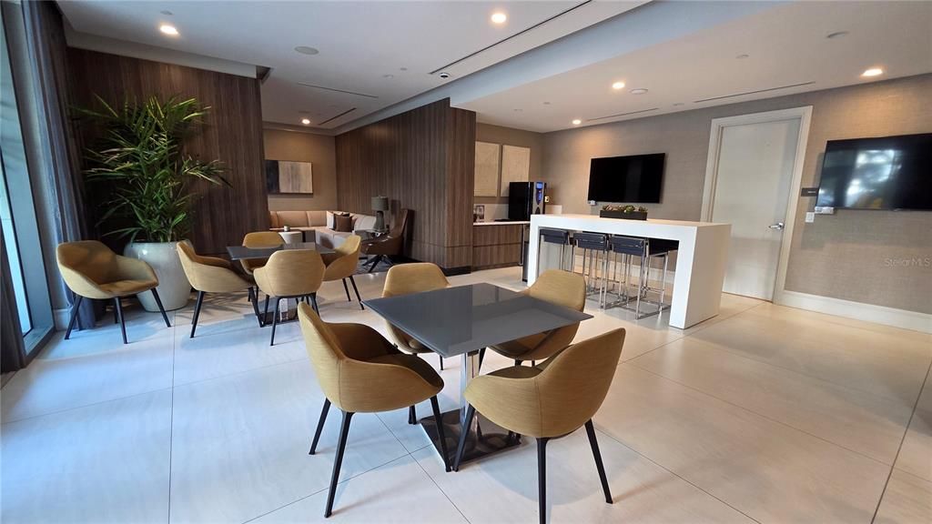 En Venta: $1,175,000 (2 camas, 2 baños, 1291 Pies cuadrados)