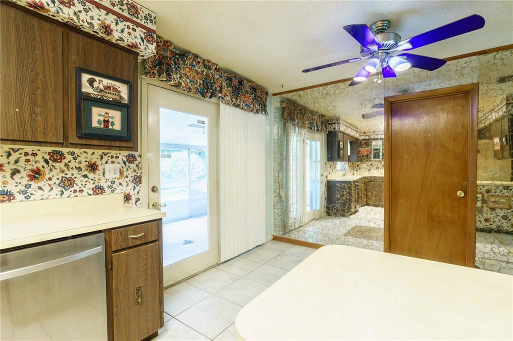 For Sale: $199,900 (3 beds, 2 baths, 1414 Square Feet)