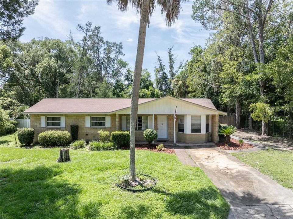 For Sale: $199,900 (3 beds, 2 baths, 1414 Square Feet)